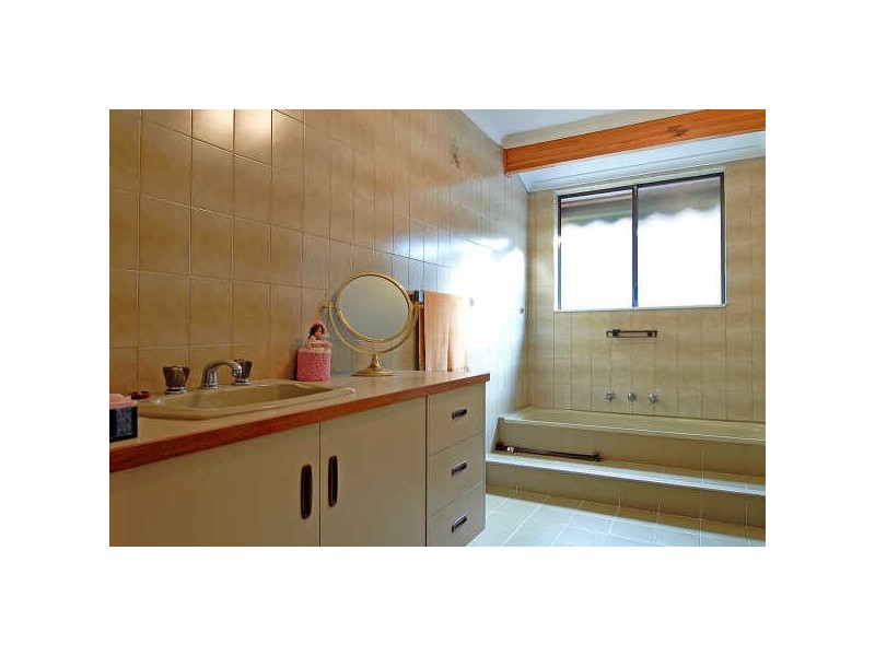8 Taunton Road, Manningham SA 5086