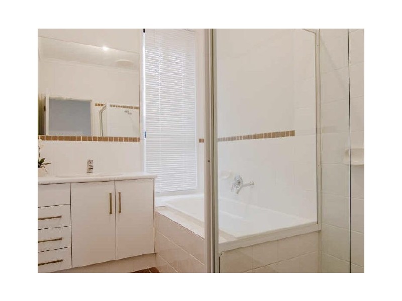 10 Weira Street, Mawson Lakes SA 5095