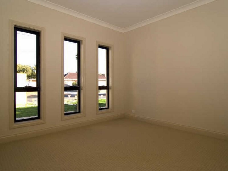 8 Orlando Avenue, Hampstead Gardens SA 5086