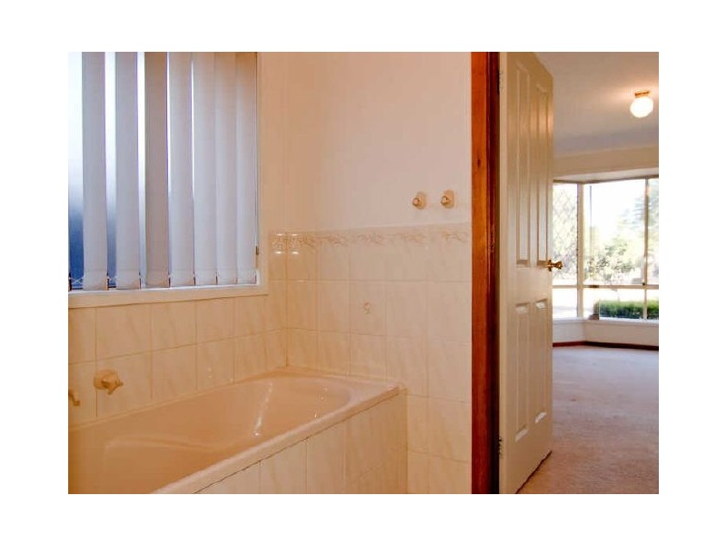 72 Oxford Street, Oakden SA 5086