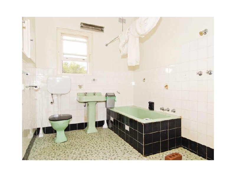 10 Windsor Avenue, Clearview SA 5085