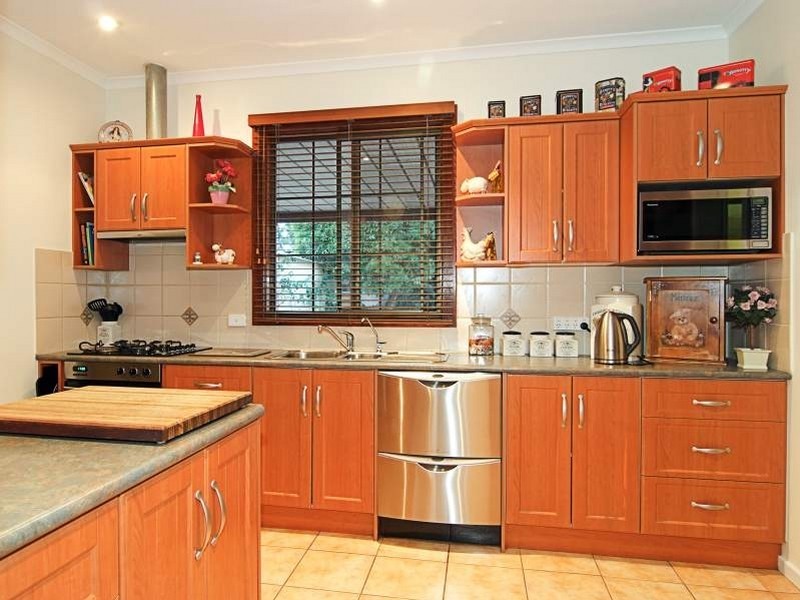 24 Hillsea Avenue, Clearview SA 5085