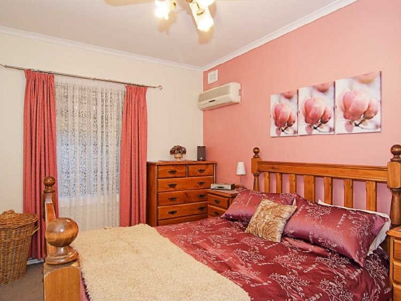 24 Hillsea Avenue, Clearview SA 5085