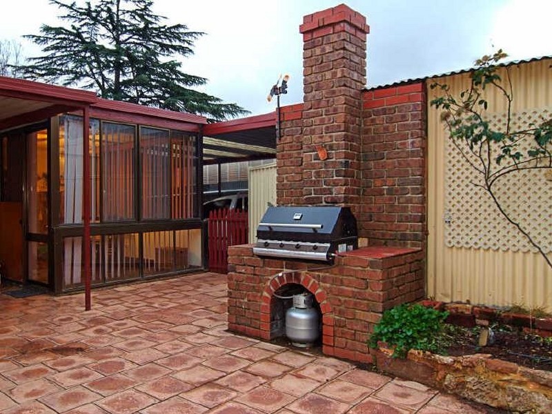 24 Hillsea Avenue, Clearview SA 5085