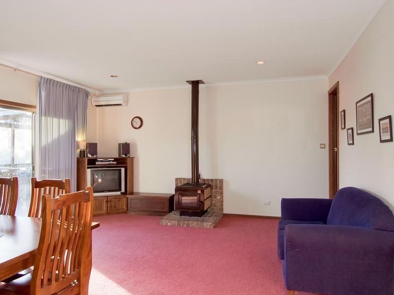 21 Lynore Avenue, Para Hills SA 5096
