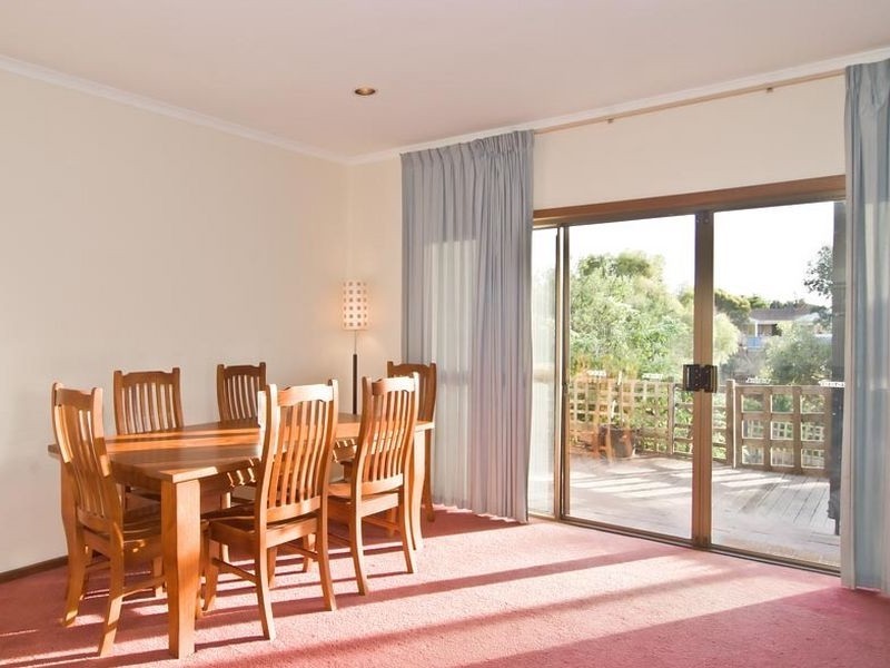 21 Lynore Avenue, Para Hills SA 5096