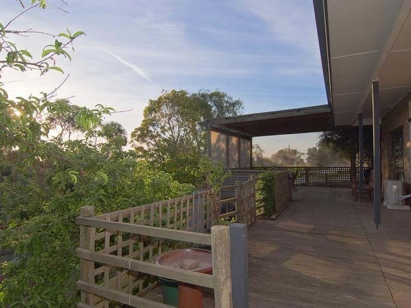 21 Lynore Avenue, Para Hills SA 5096