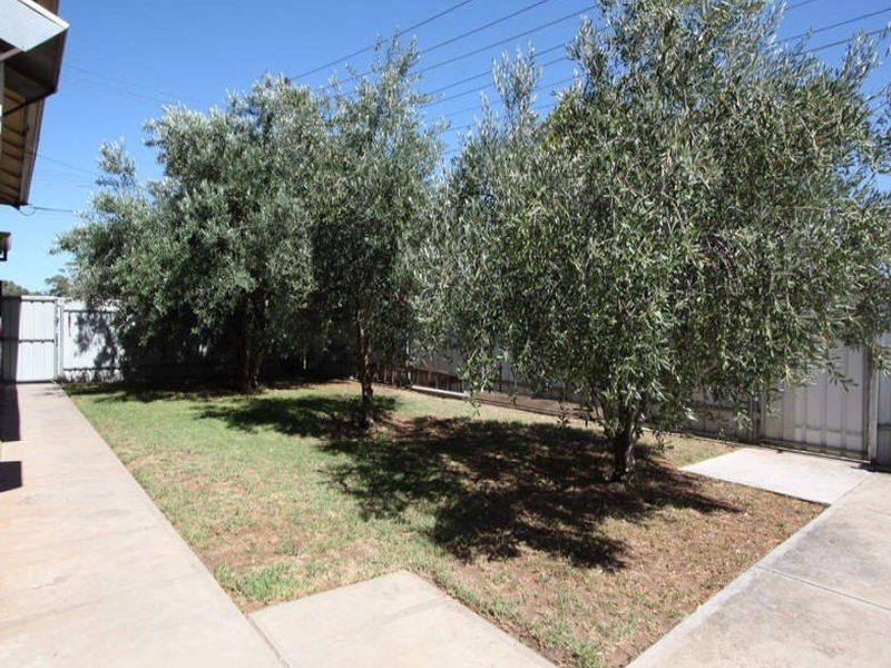 24 Addison Road, Pennington SA 5013