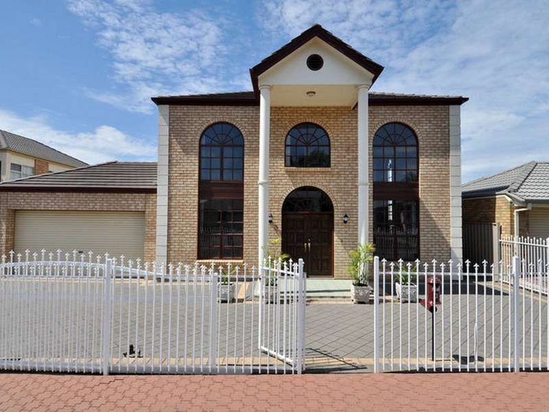 3 Hilltop Drive, Oakden SA 5086