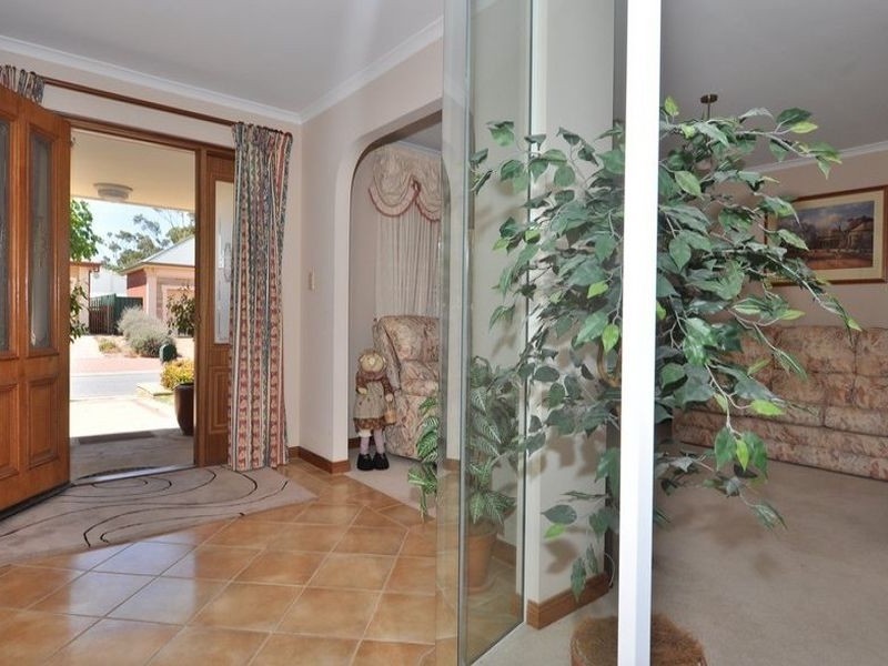 15 Trinity Way, Oakden SA 5086