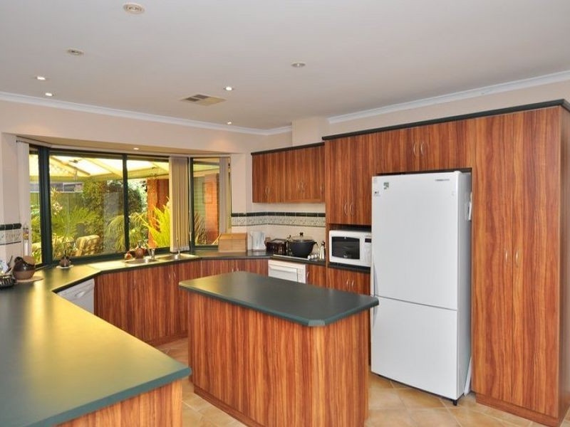 15 Trinity Way, Oakden SA 5086