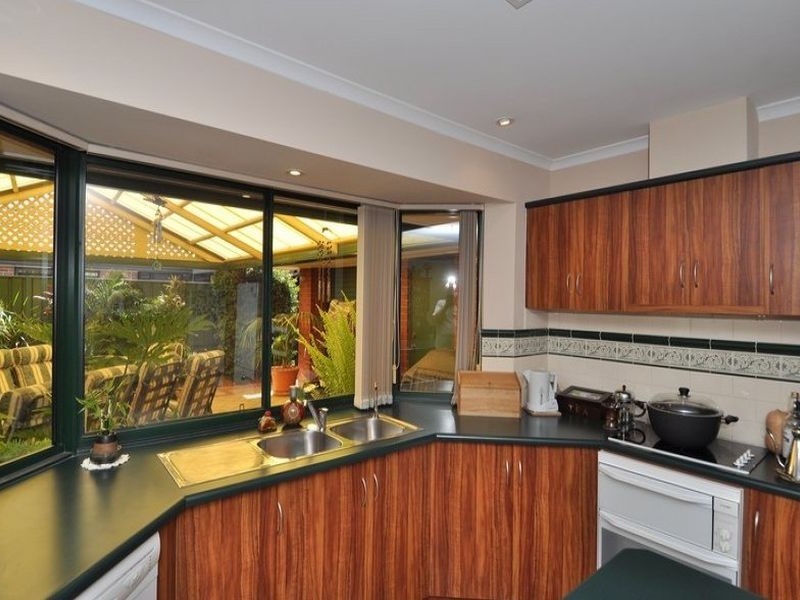 15 Trinity Way, Oakden SA 5086