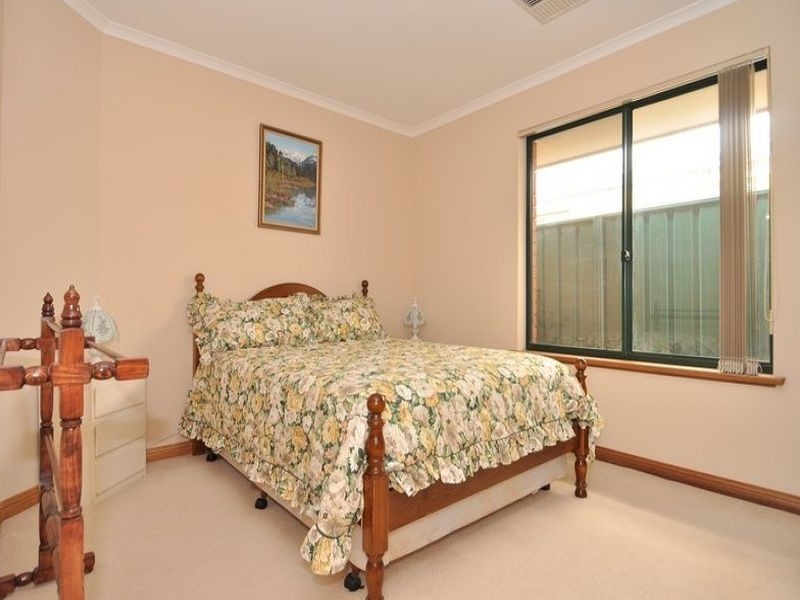 15 Trinity Way, Oakden SA 5086