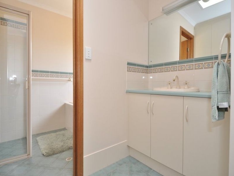 15 Trinity Way, Oakden SA 5086