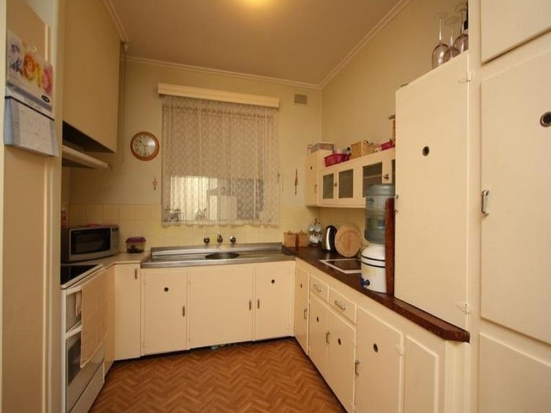 11 Davis Street, Woodville South SA 5011