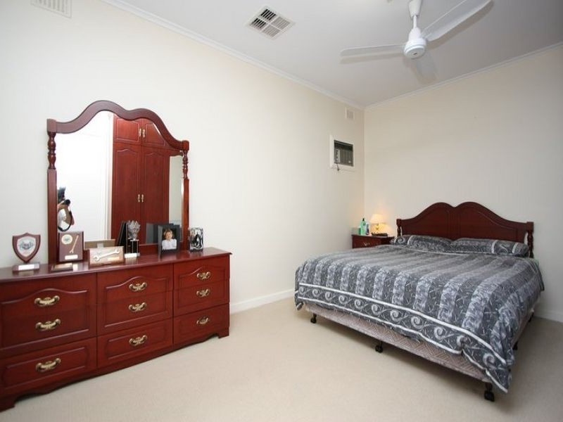 16 Glenere Drive, Modbury SA 5092