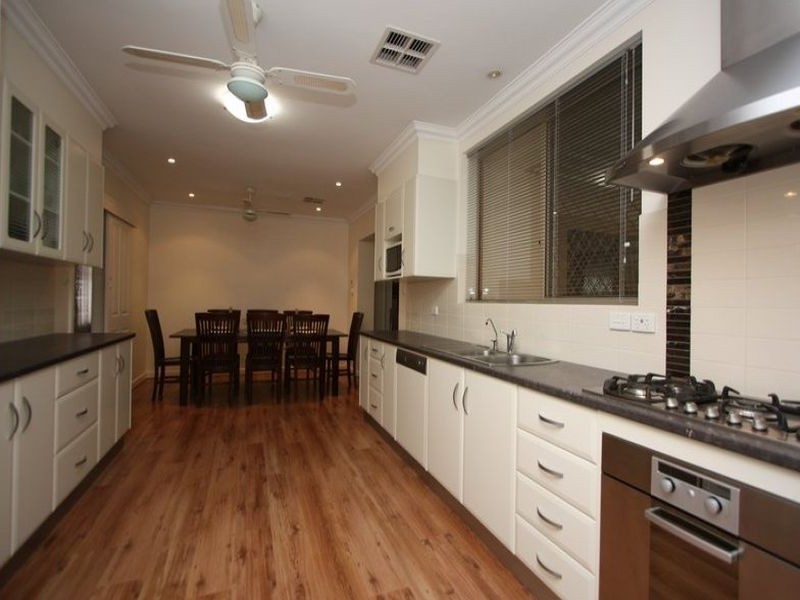 16 Glenere Drive, Modbury SA 5092