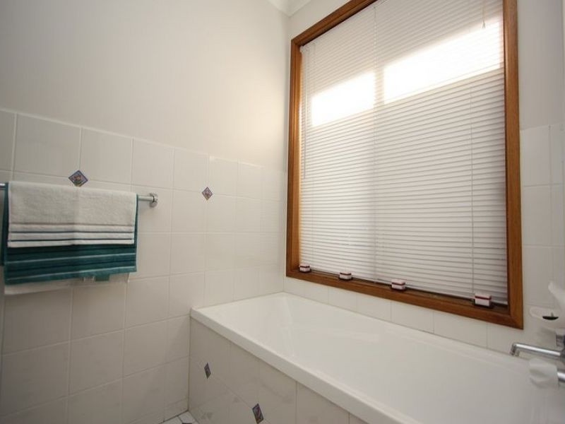 1 Douglas Avenue, Hillcrest SA 5086