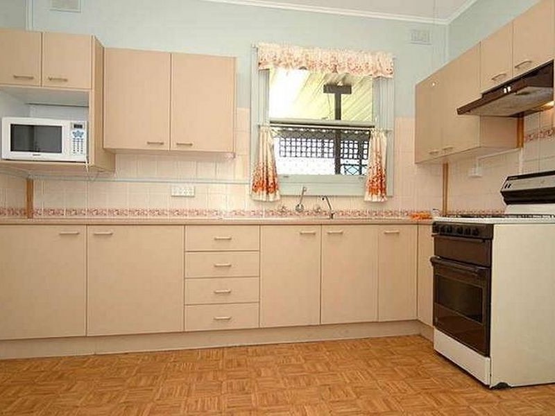 17 Gilles Crescent, Hillcrest SA 5086