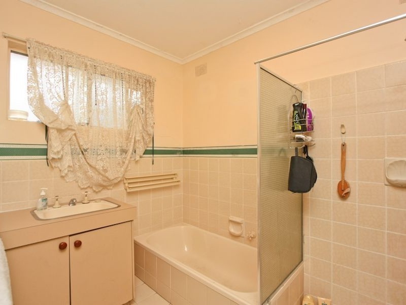 6 Judy Avenue, Redwood Park SA 5097