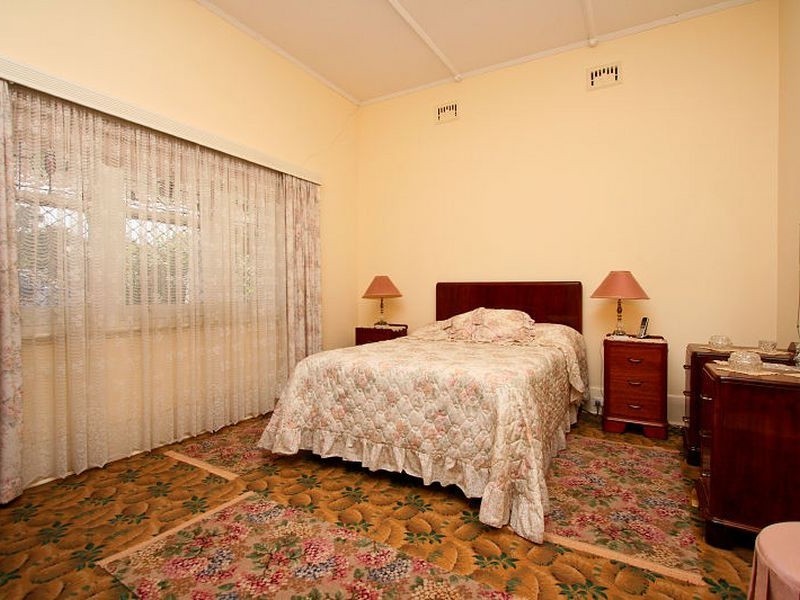 24 Angas Avenue, Vale Park SA 5081