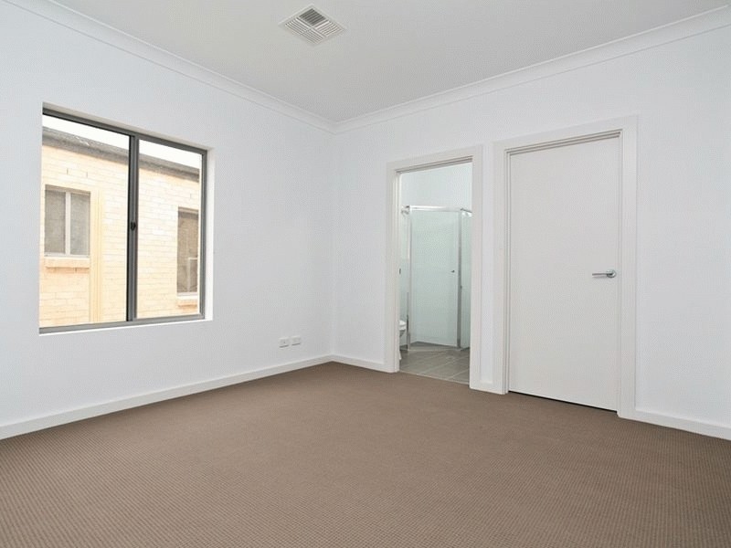 25 Leander Crescent, Greenacres SA 5086