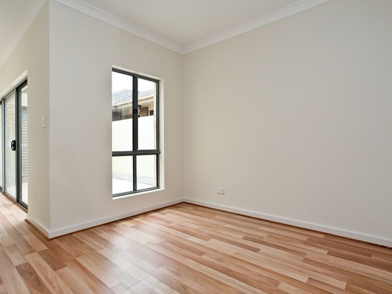 25 Leander Crescent, Greenacres SA 5086