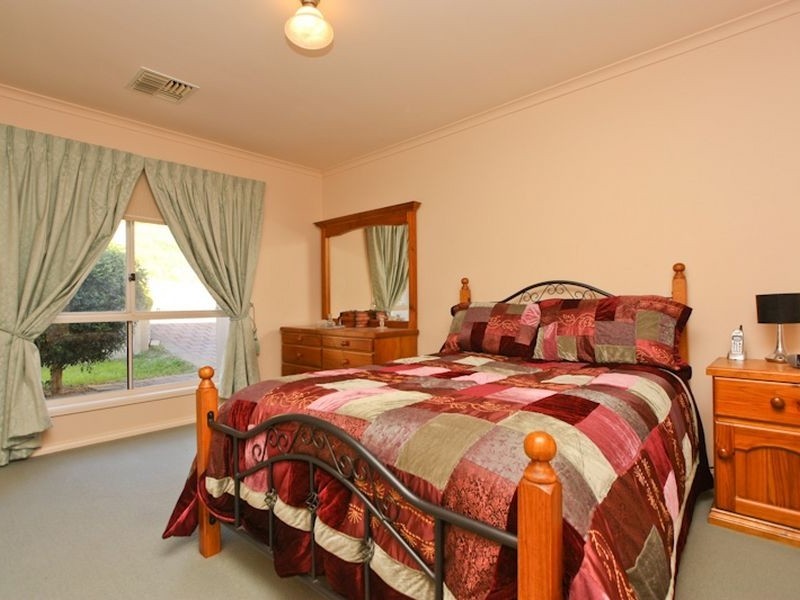 1 Elly Court, Darlington SA 5047