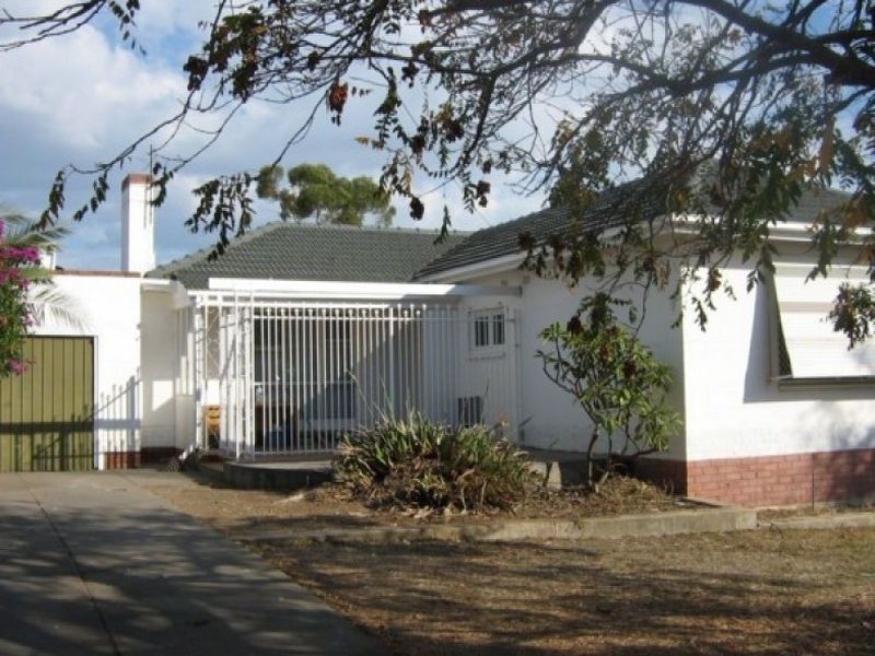 13 Walton Avenue, Clearview SA 5085