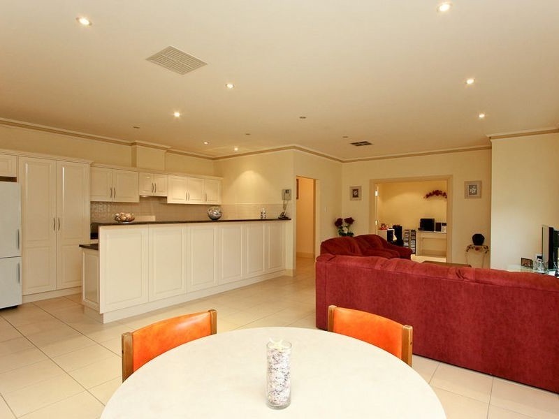 2 Frome Avenue, Hampstead Gardens SA 5086