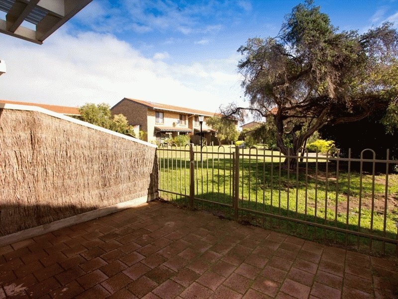 28 Sportsmans Drive, West Lakes SA 5021