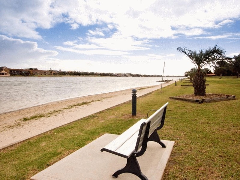 28 Sportsmans Drive, West Lakes SA 5021