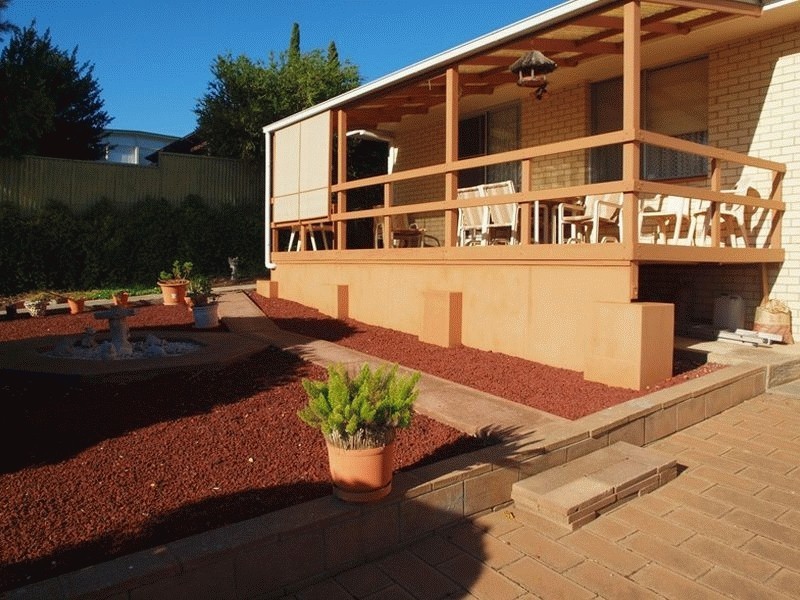 15 Sea View Road, Para Hills SA 5096