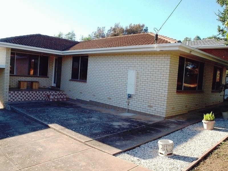 15 Sea View Road, Para Hills SA 5096