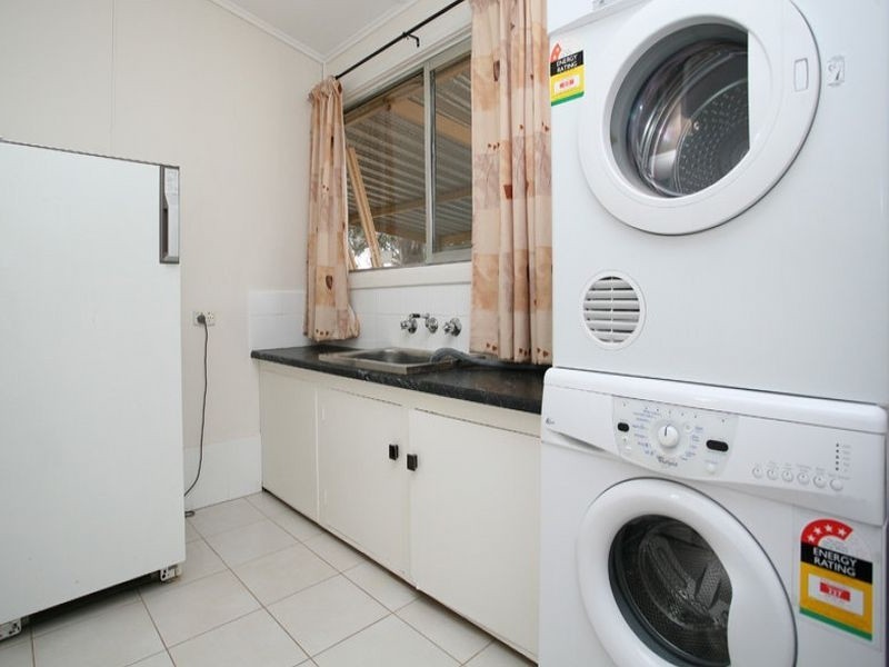 2 Leander Crescent, Greenacres SA 5086