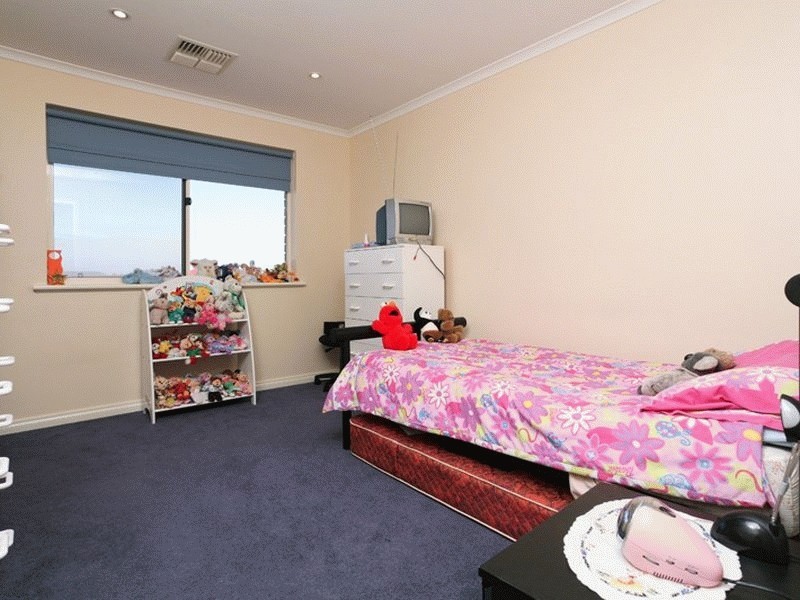 77 Sanctuary Drive, Mawson Lakes SA 5095
