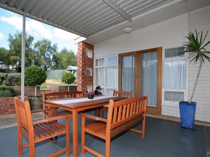 11 The Parade, Blair Athol SA 5084
