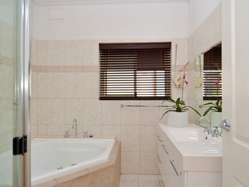 15 Barns Avenue, Highbury SA 5089