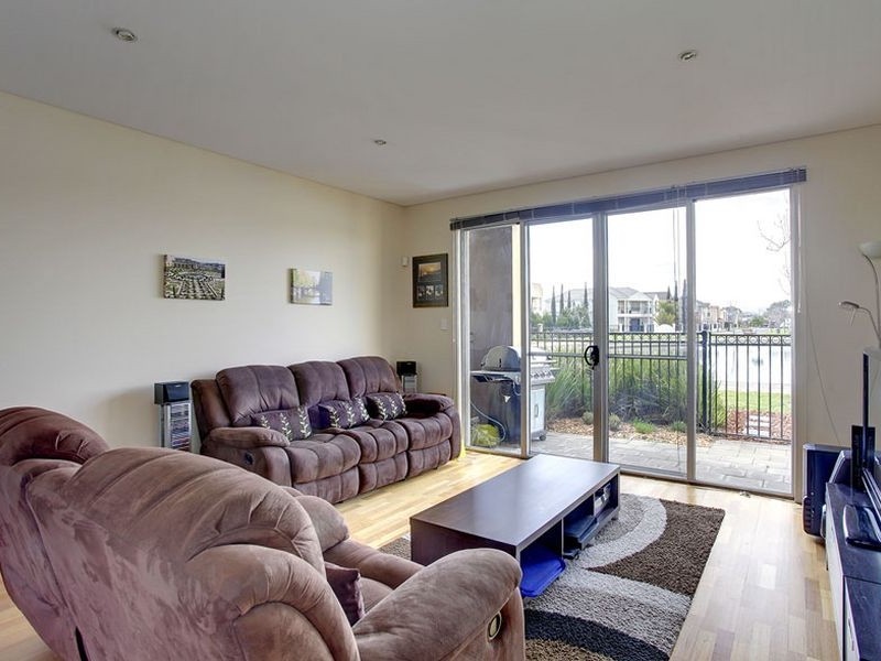 4/30 Shearwater Drive, Mawson Lakes SA 5095