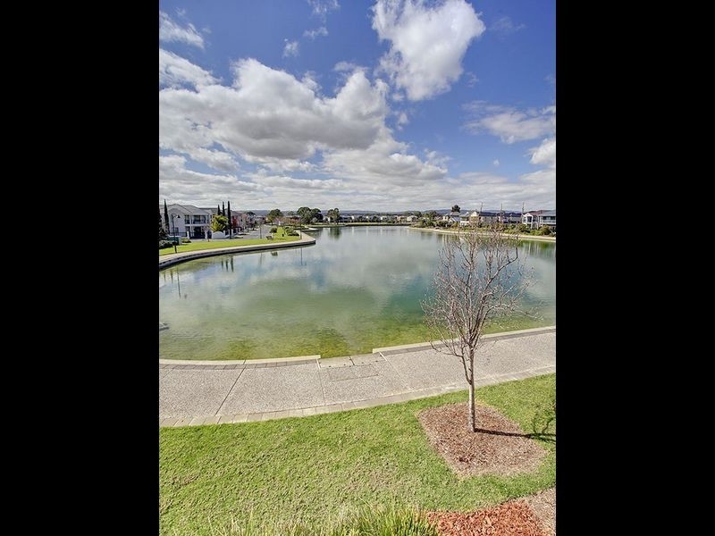 4/30 Shearwater Drive, Mawson Lakes SA 5095