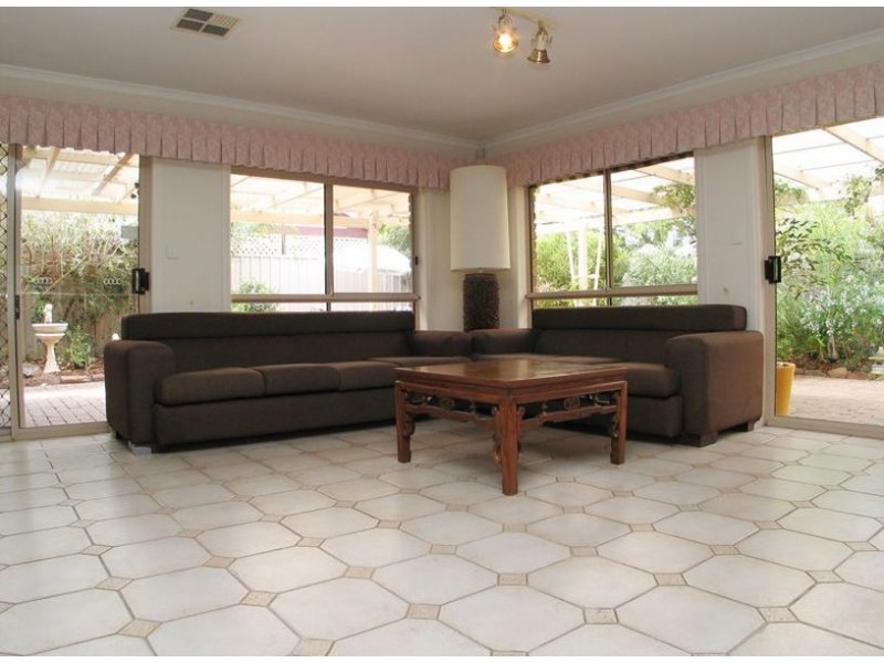 60 Lord Howe Avenue, Oakden SA 5086