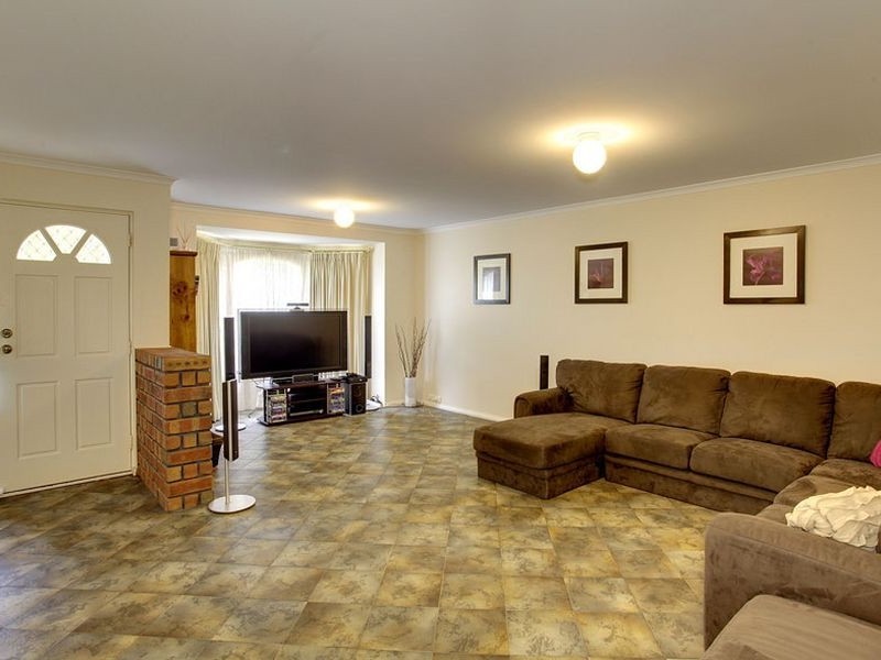 16 Amisfield Crescent, Greenwith SA 5125