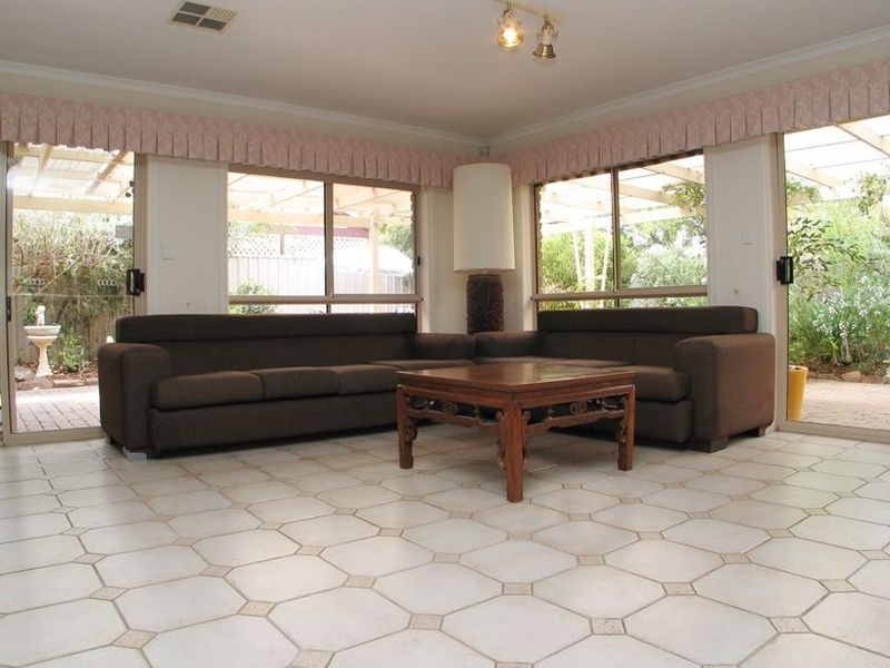 60 Lord Howe Avenue, Oakden SA 5086