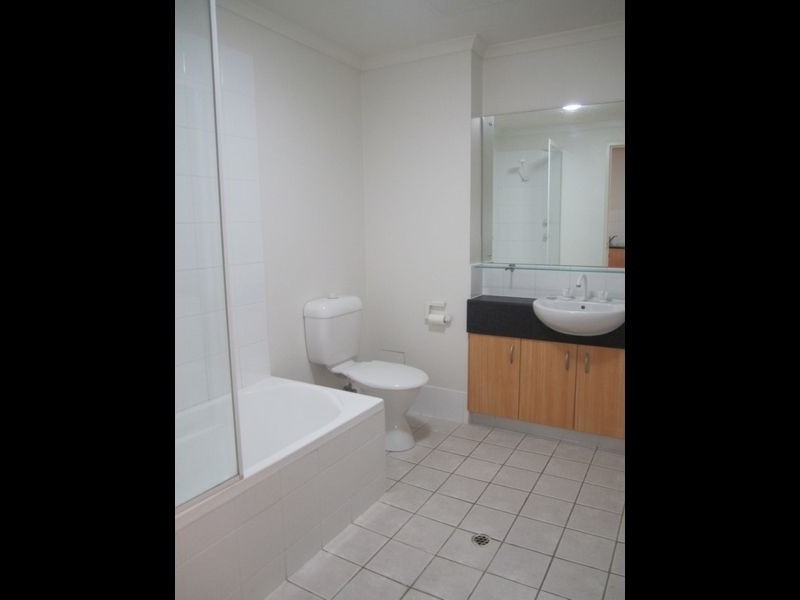 2B/188 Carrington Street, Adelaide SA 5000