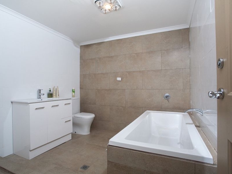 24 Wootten Street, Greenacres SA 5086