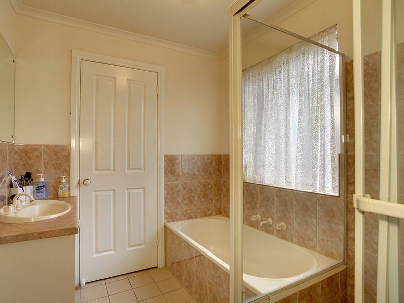 16 Amisfield Crescent, Greenwith SA 5125