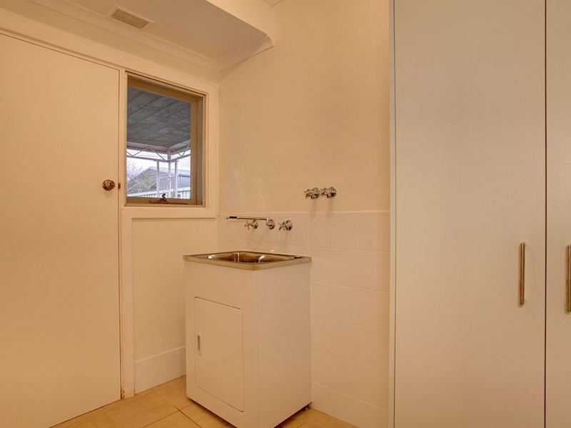 31 Quebec Drive, Para Hills SA 5096