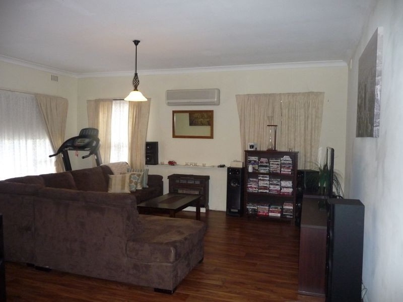 21 Carolan Crescent, Valley View SA 5093