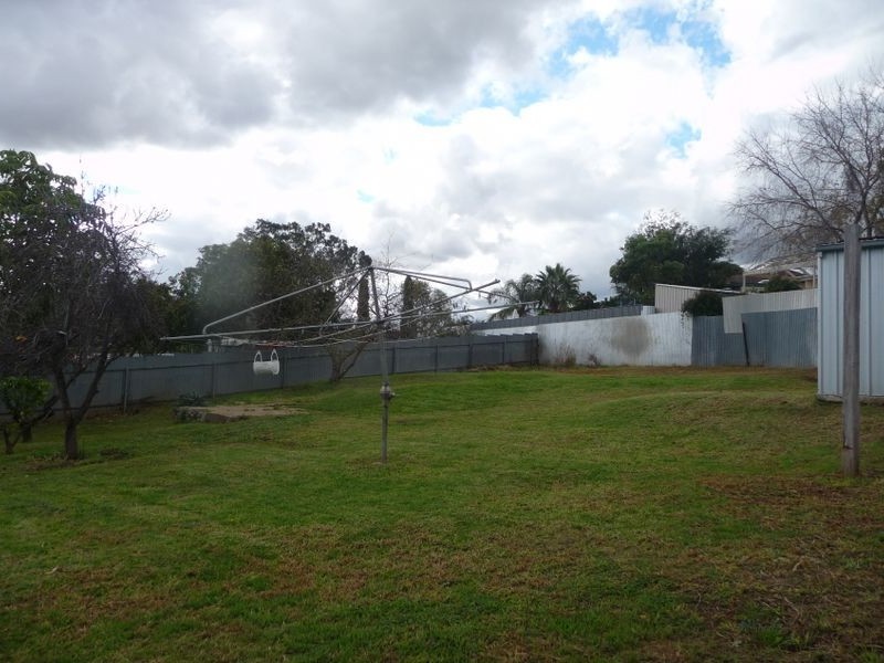 21 Carolan Crescent, Valley View SA 5093