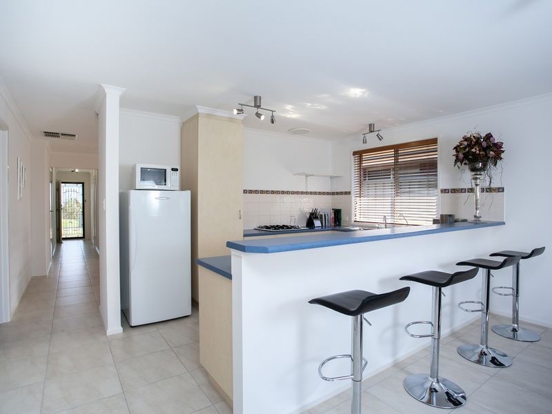 6 Pioneer Avenue, Walkley Heights SA 5098